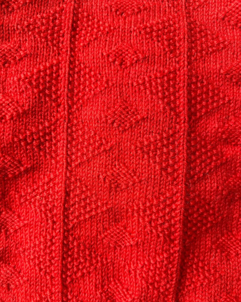 Closeup af rød Esther Sweater Junior