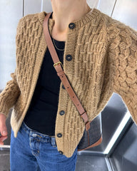 Kvinde i brun Jenny Jacket