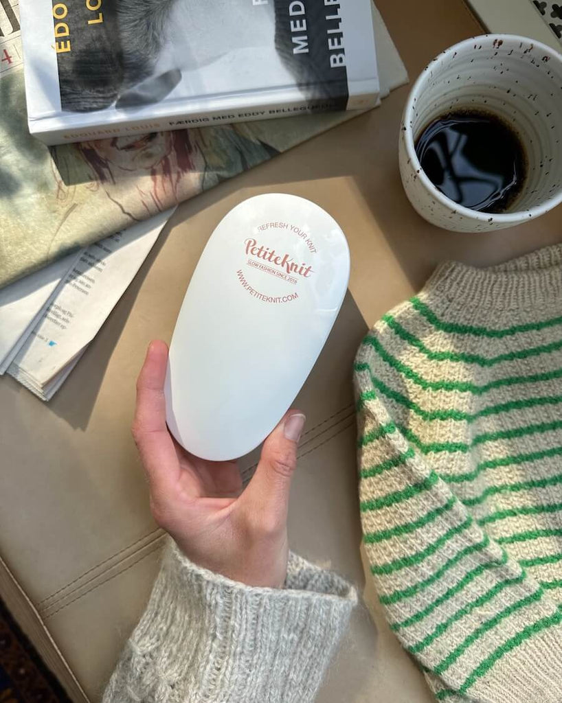 Lint Remover på bord med friday sweater