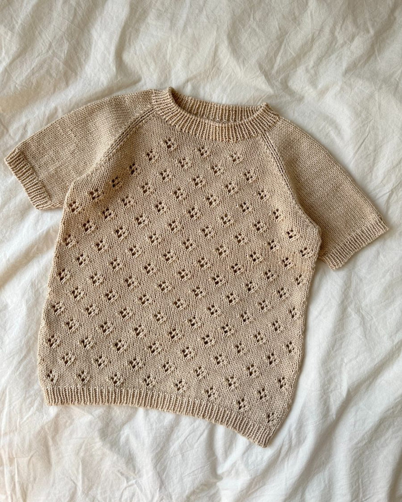 Liggebillede af lys beige Rigmors Sommerbluse