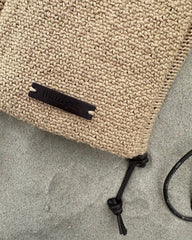 Liggebillede af naturfarvet Sienna Bag