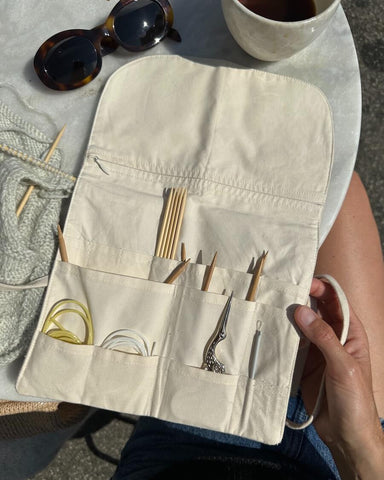 Knitter's Needle Case To go med diverse Petiteknit tilbehør
