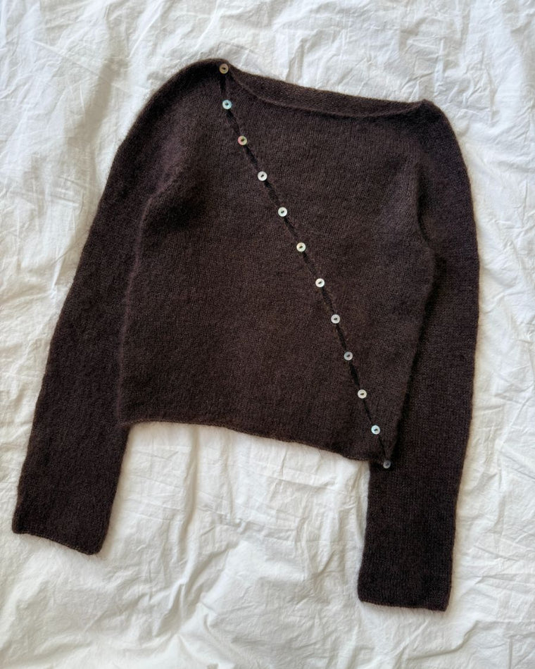 Detaljebillede af knapstolpen på beige Valerie Blouse