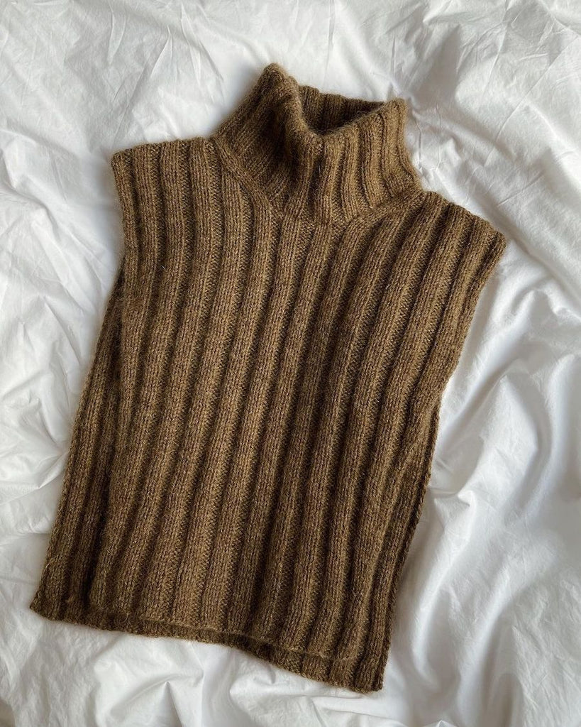 Liggende brun Hazel Neck