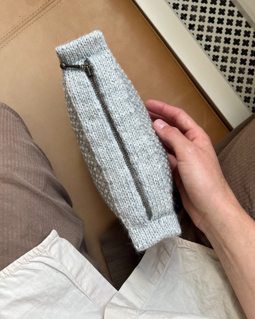Honey clutch med lynlås i flint 17 cm